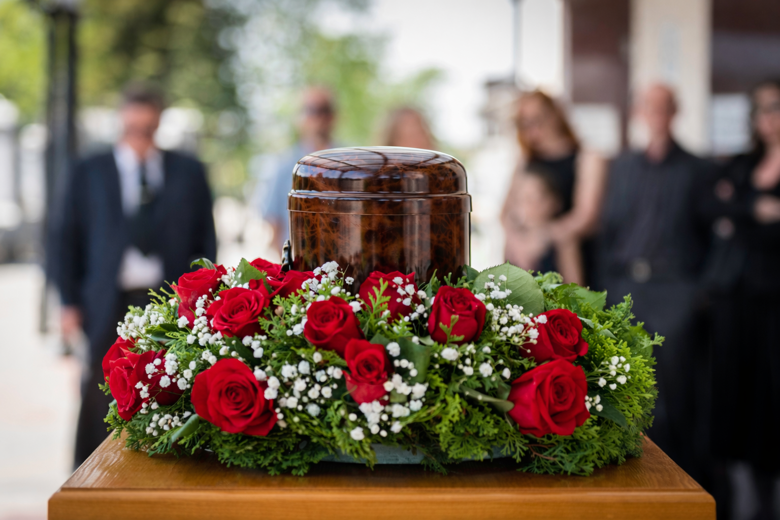 roses around an urn